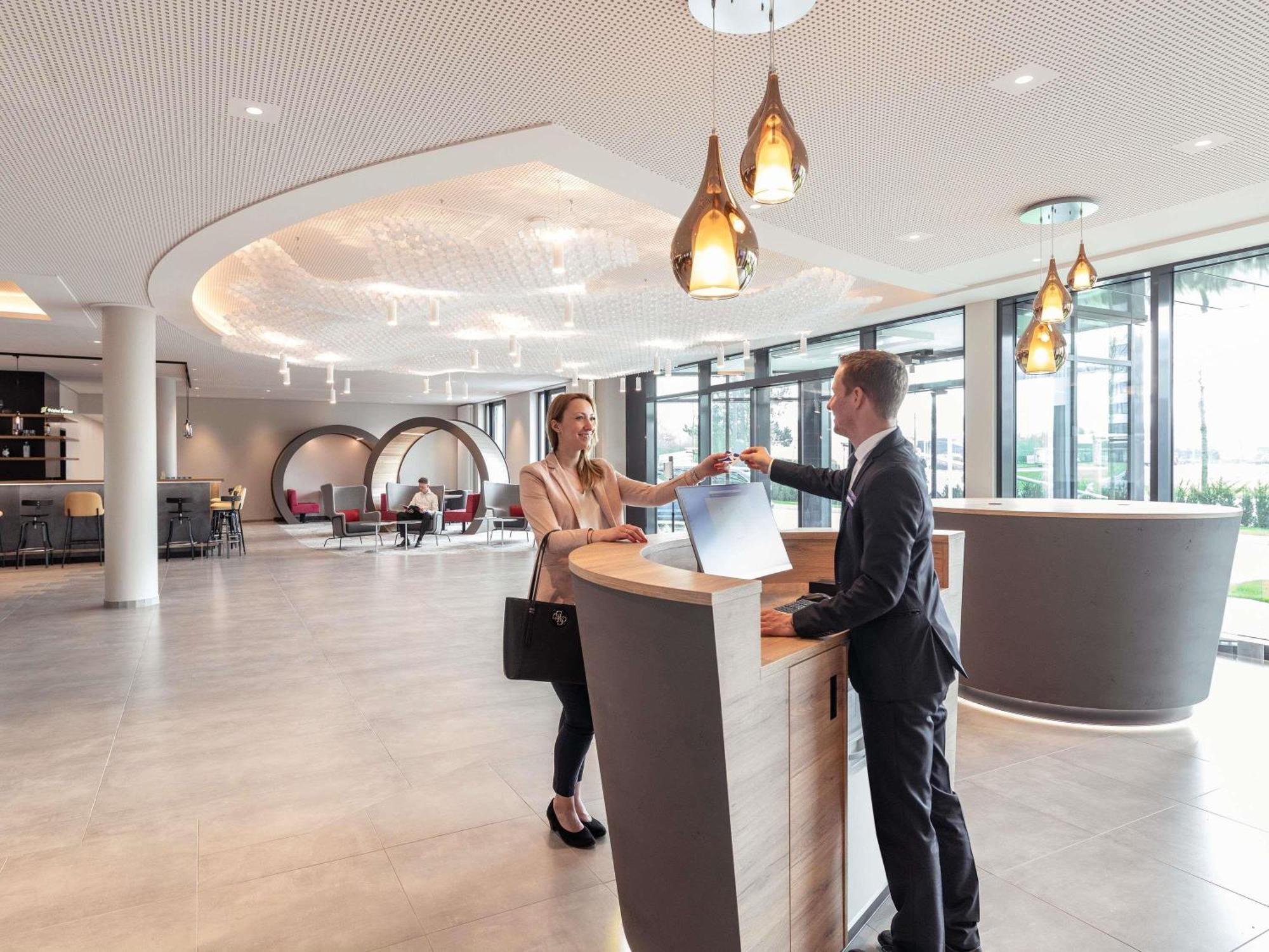 Novotel Duesseldorf Airport — Photos 1